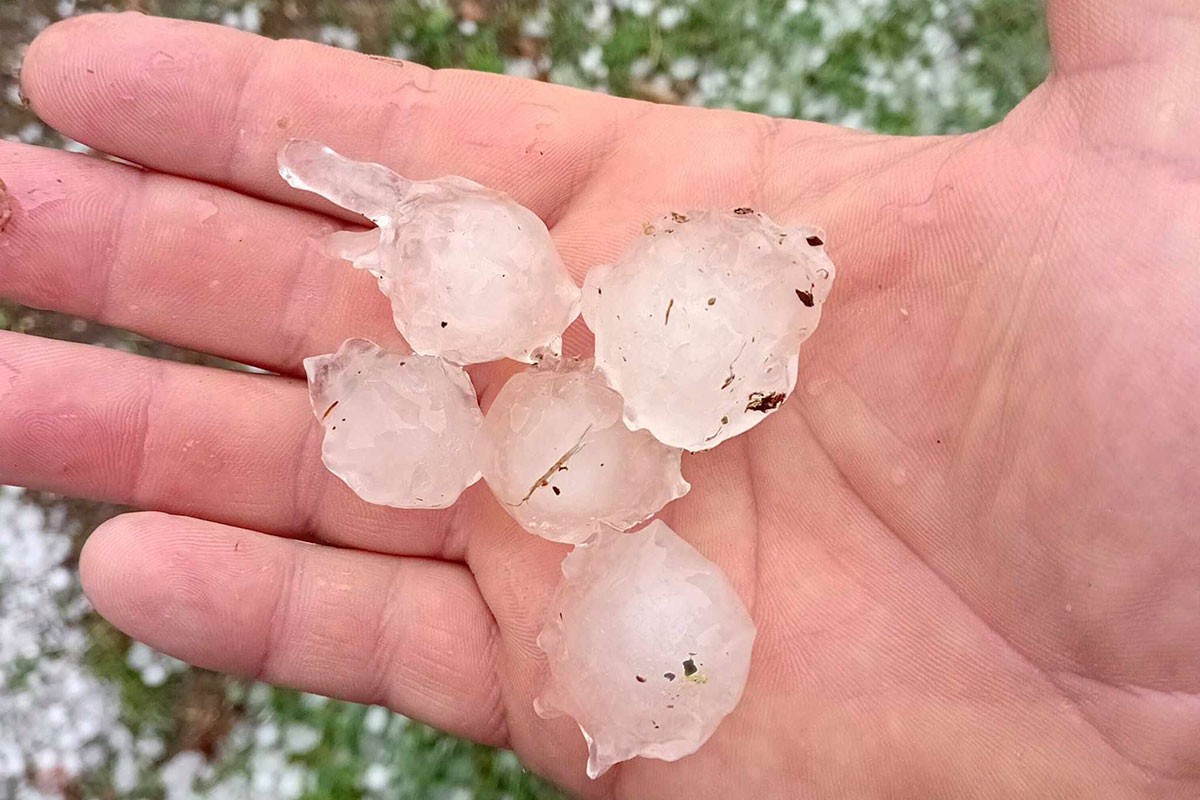 Snažno nevrijeme u Potkozarju: Led veličine jajeta uništavao sve pred sobom (VIDEO)