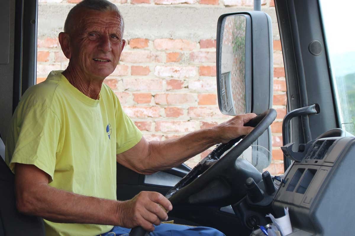 Petar Božić vozi kamion i u osmoj deceniji: Nisam razbio ni retrovizor