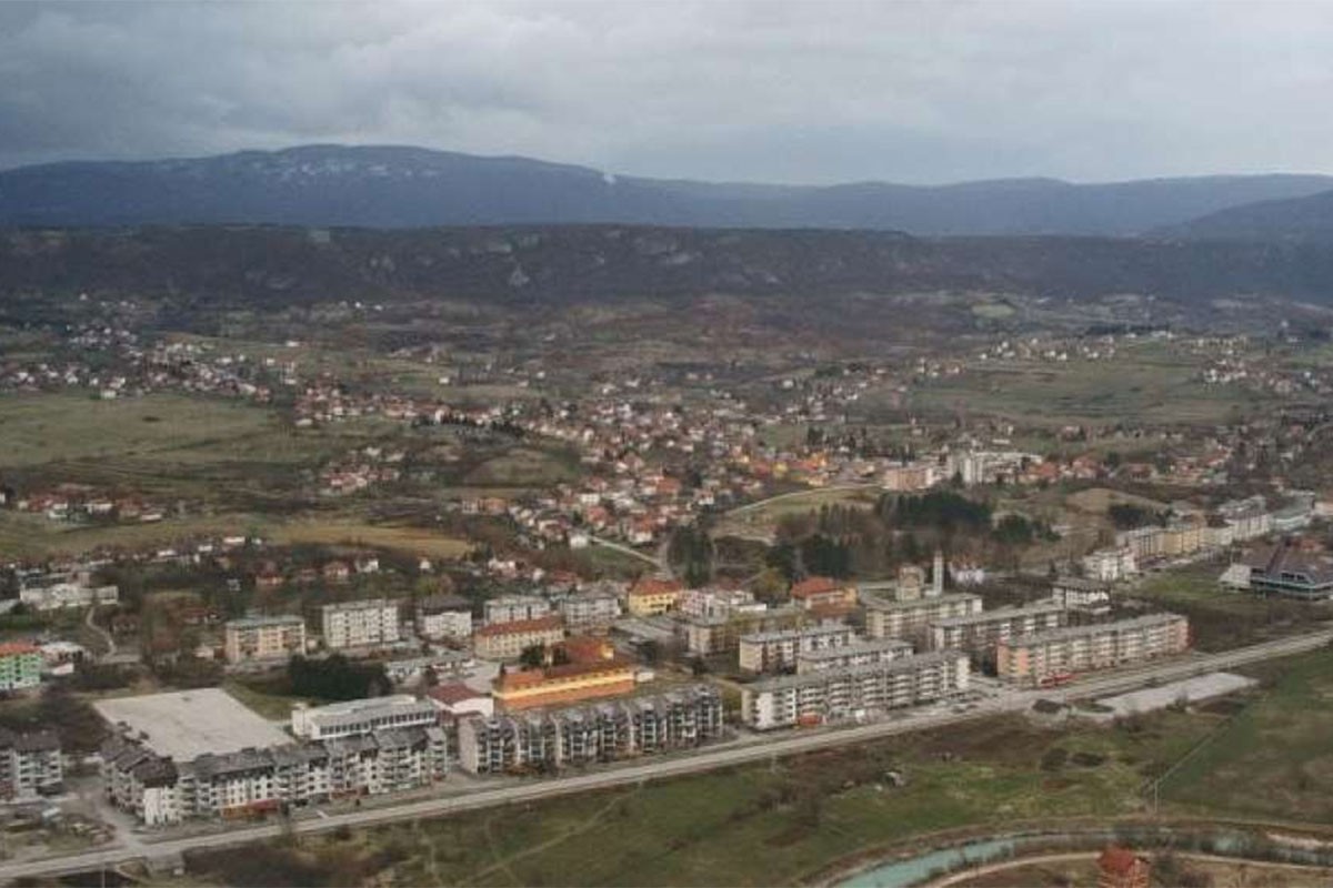 Drvarom se širi neugodan miris: Građani se žale na peckanje očiju i gušenje
