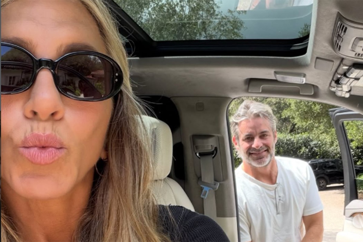 Ljubavni guru otkrio molitvu koju je koristio u vezi sa Dženifer Aniston (VIDEO)