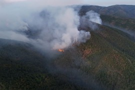 Požar kod Teslića se ponovo rasplamsao, vatra se širi prema selu ...