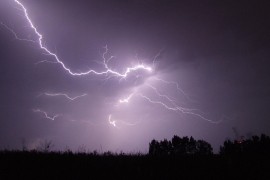 Upaljen meteoalarm: Meteorolozi najavili pljuskove, led i vjetar (FOTO)