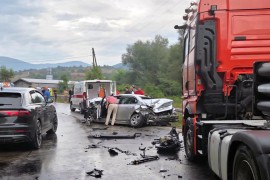 Teška nesreća kod Rogatice: Automobil smrskan, jedna osoba podlegla