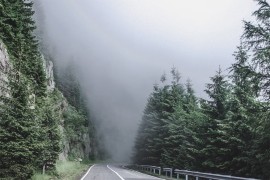 Vozači oprez: Magla i niska oblačnost smanjuju vidljivost