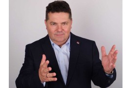 Stevandić: Kuća Stevandića osvanula sa srpskim zastavama