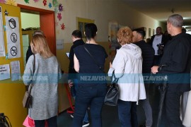 U BiH sve manje građana, a sve više ih ima pravo glasa