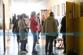 Politički protivnici najteže udarce čuvaju za finiš kampanje
