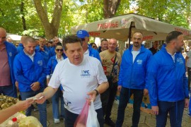 Ujedinjena Srpska: Trebinje obojili u trobojku, Stevandić pokupovao zdrave proizvode