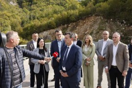 Blanuša i Božović: Most ne vodi nigdje, objekti zarasli u korov