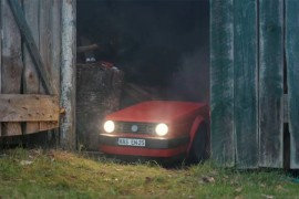 Ovakav "Golf GTI" još niste vidjeli: Umjesto vožnje kosi travu (VIDEO)