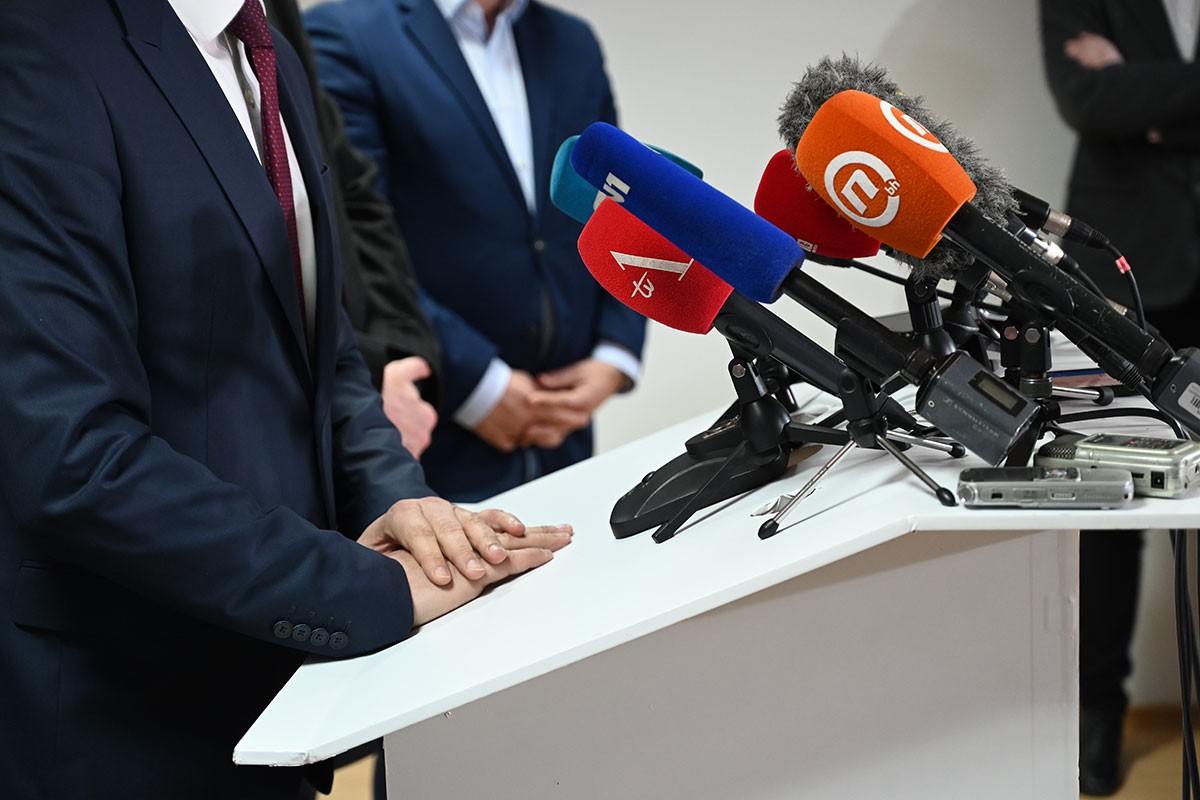 Partije kreću u trku za glasove, po biraču mogu potrošiti 30 feninga