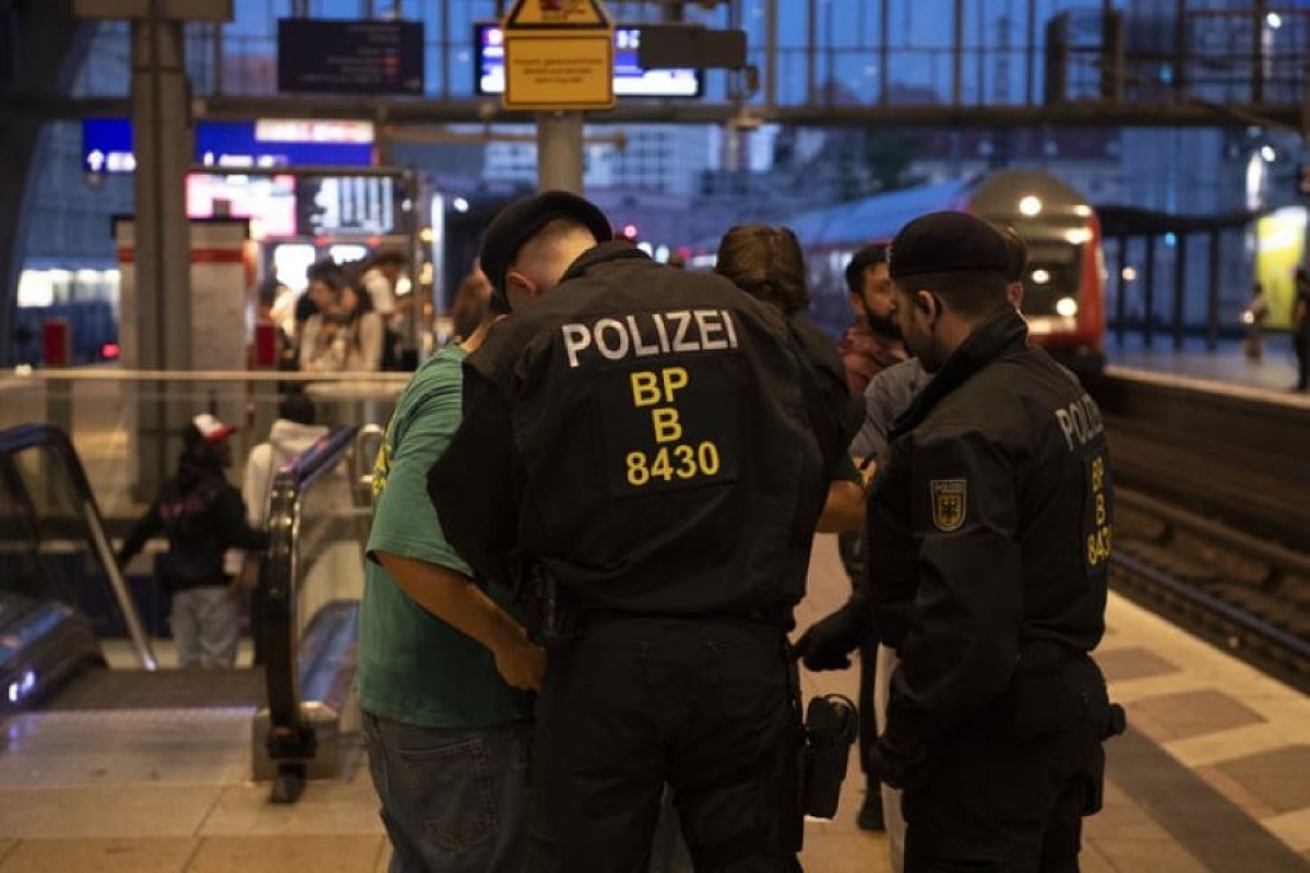Srbin pokušao da zaštiti ženu na stanici u Berlinu pa isječen po licu