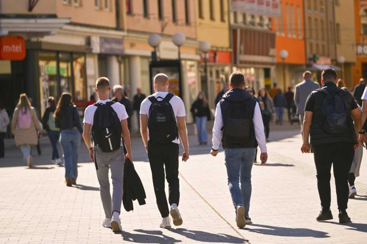 Uvećane gradske stipendije banjalučkim srednjoškolcima