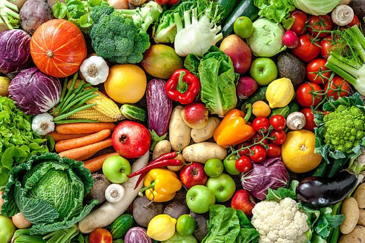 Koje voće i povrće ima najviše ostataka pesticida i koliko je zaista štetno?