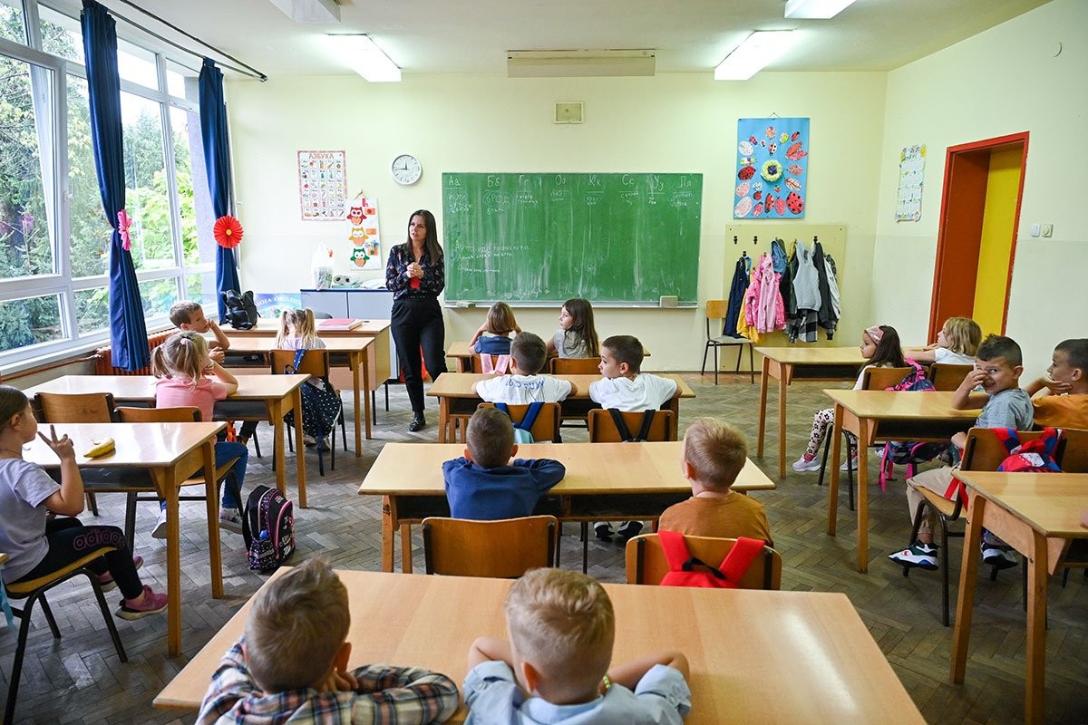 Apel učitelja iz Srpske: Izađite na teren, u učionicama je vruće