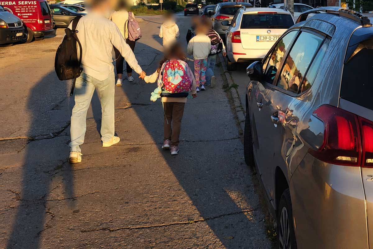 Roditelji iz banjalučkog naselja zabrinuti za bezbjednost djece na putu do škole