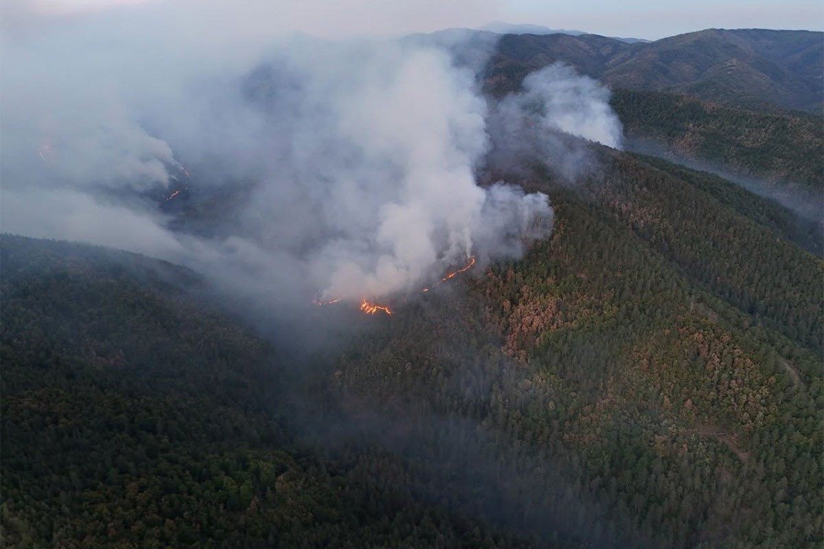 Požar kod Teslića se ponovo rasplamsao, vatra se širi prema selu (FOTO, VIDEO)