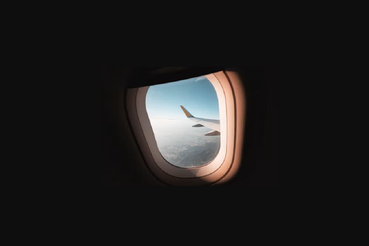 Znate li zašto roletne u avionu moraju ostati podignute?