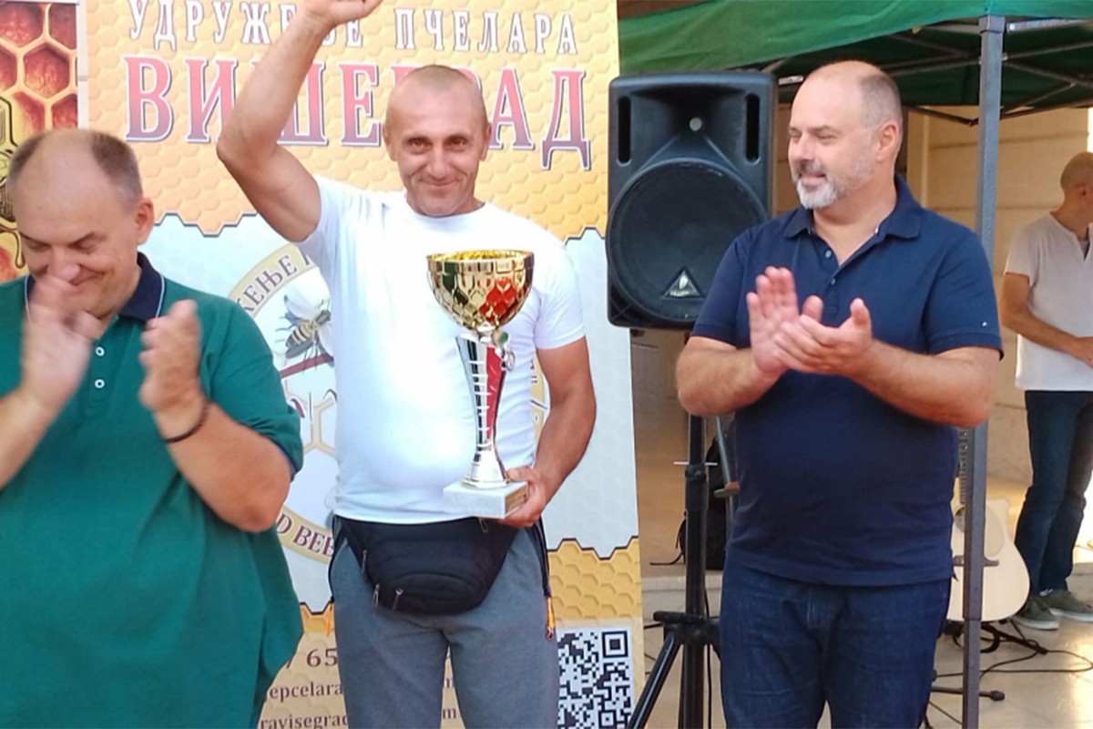Kralj meda iz Višegrada: Dragiću zlatni pehar