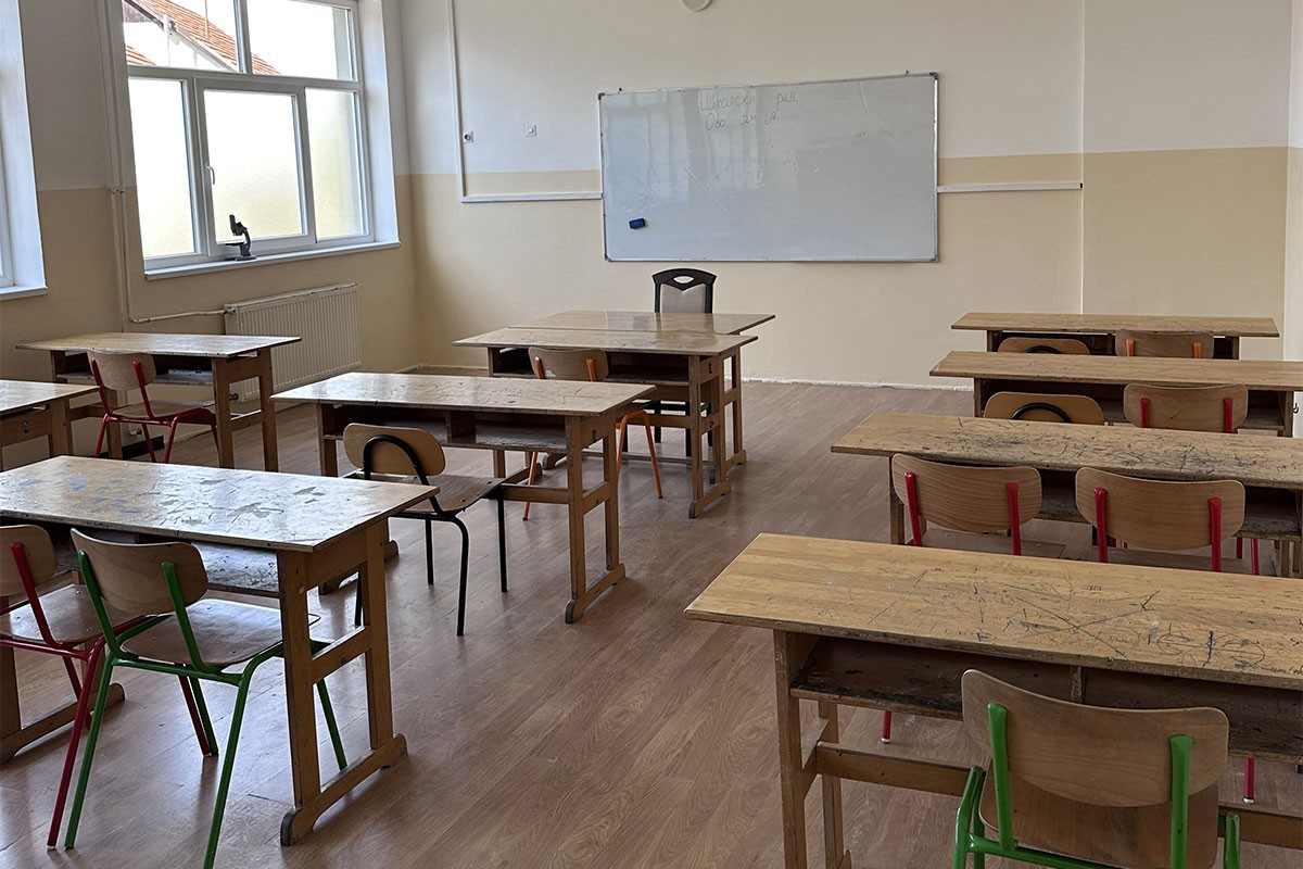 Vijek i po škole u Crnjelovu: Đaci u obnovljenim učionicama