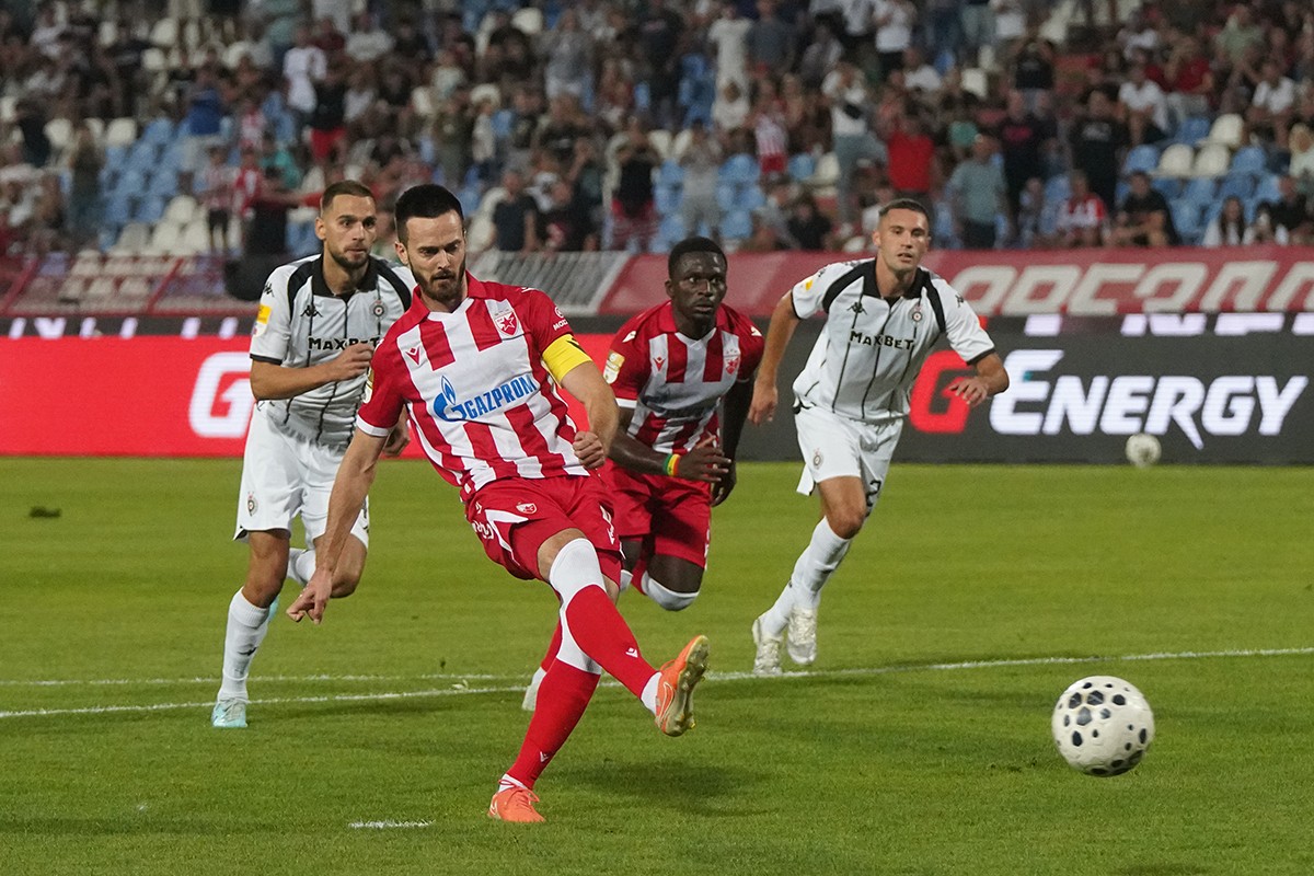 Zvezda dobila 180. derbi: Prekid, penal, prečka i kartoni
