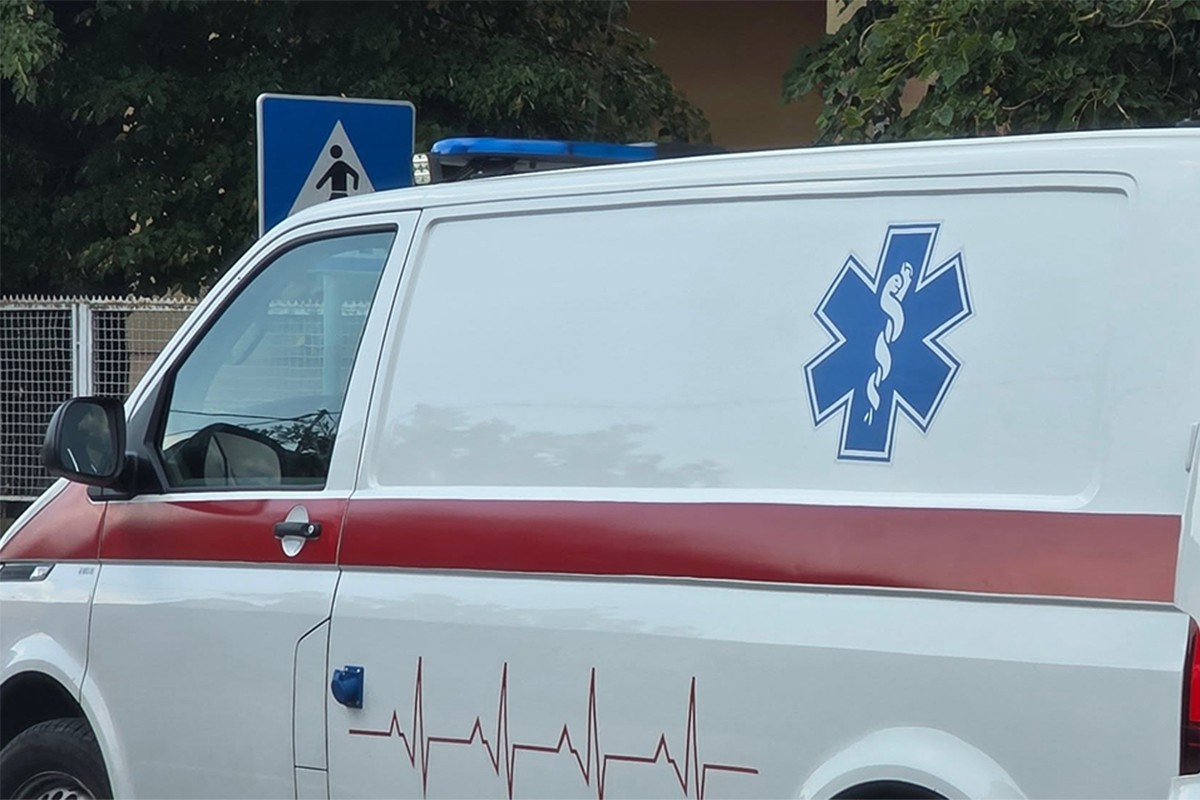 Mercedesom udario pješaka: Dijete teško povrijeđeno kod Brčkog