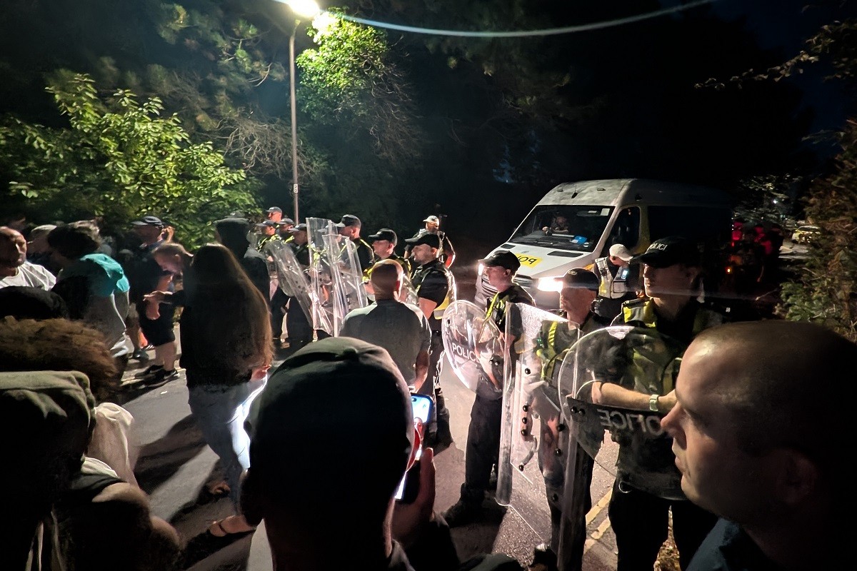 Sukob policije i demonstranata zbog migranata