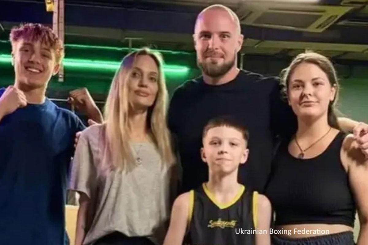 Anđelina Džoli posjetila Harkov sa sinom