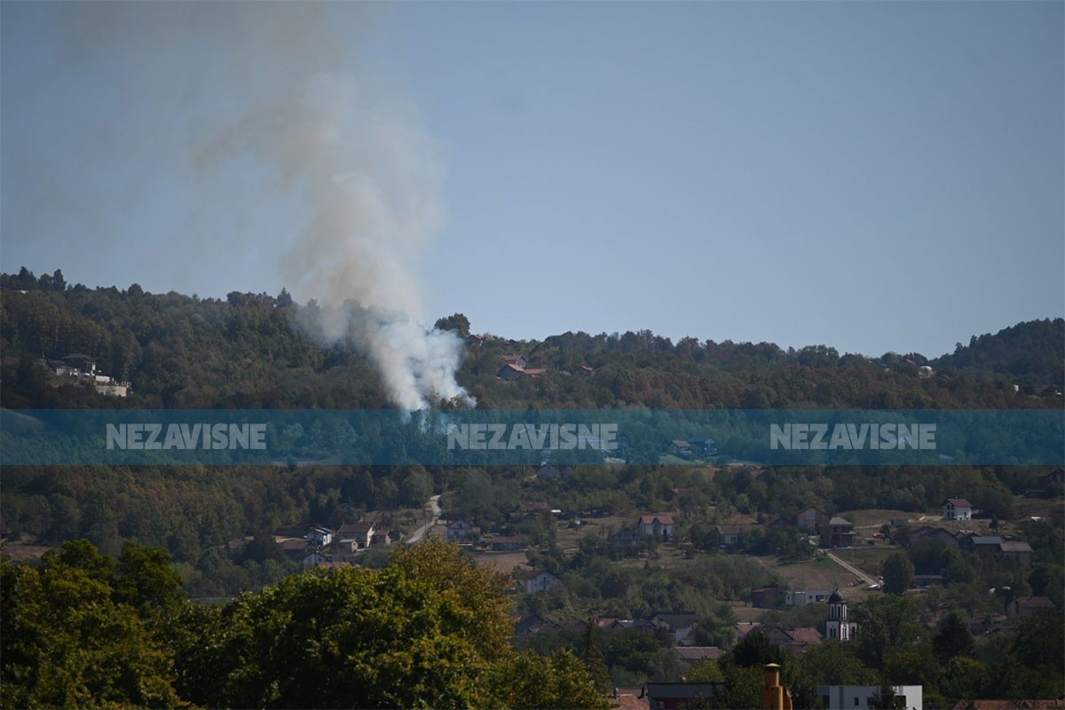 Požar u banjalučkom naselju Česma, vatrogasci na terenu (VIDEO)