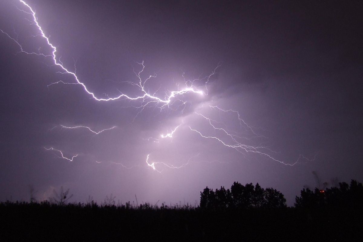 Upaljen meteoalarm: Meteorolozi najavili pljuskove, led i vjetar (FOTO)
