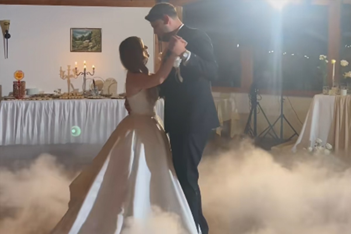 Mladenci iz BiH iznenadili: Prvi ples hit Jale Brata i Bube Corellija (VIDEO)