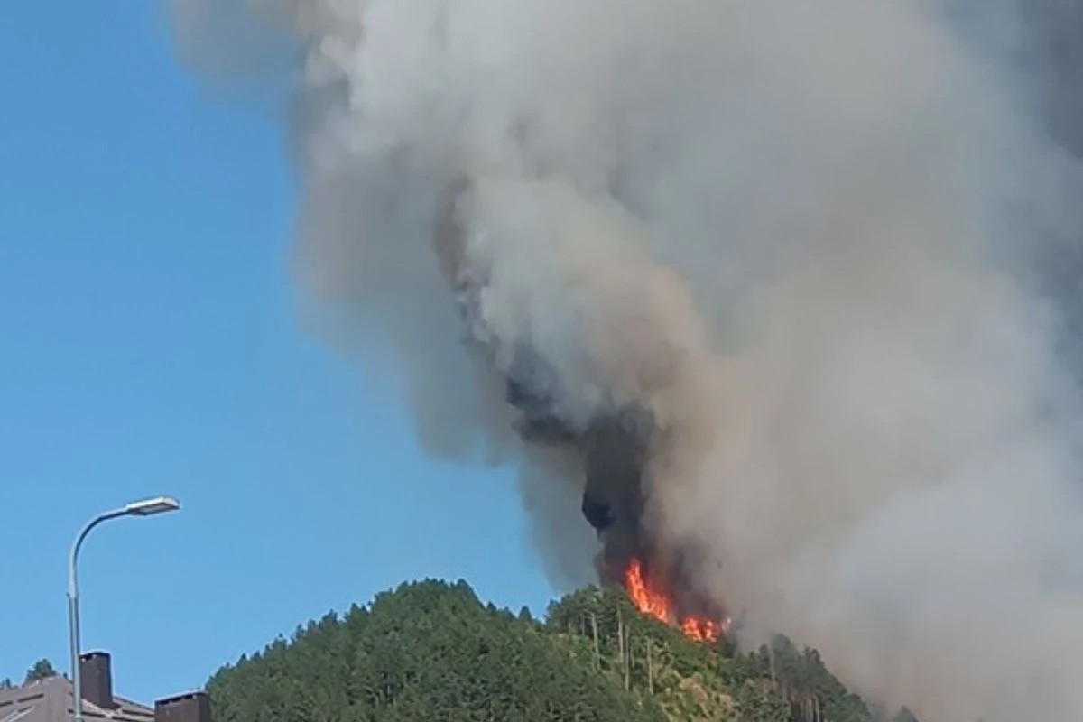 Ponovo buknuo požar kod Konjica: Dim prekrio grad