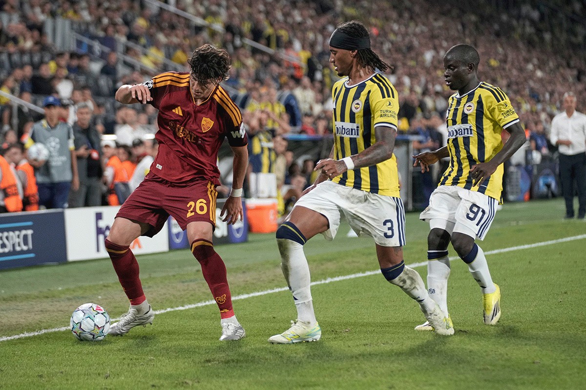 Roma preživjela Tursku, Kostićev PSV podijelio bodove sa Šahtjorom