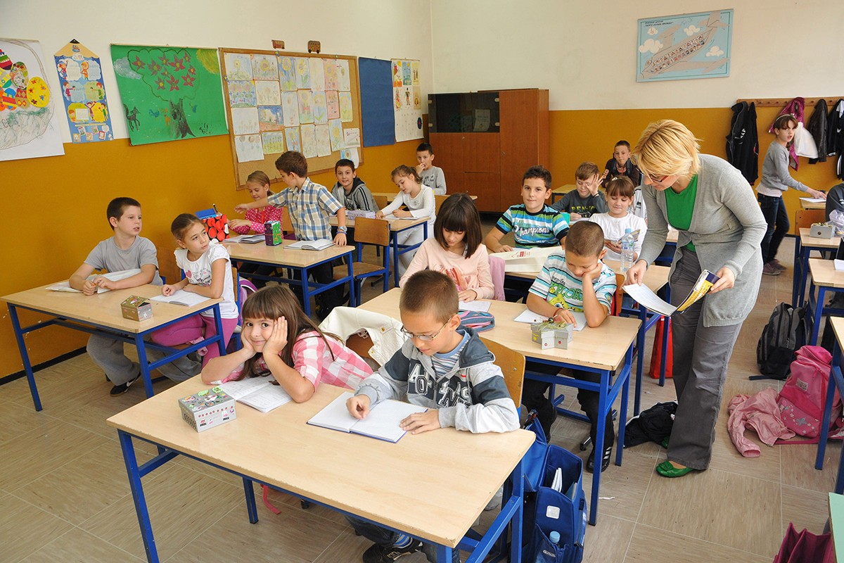 Đaci se vraćaju u klupe: U Srpskoj danas nastavljena nastava