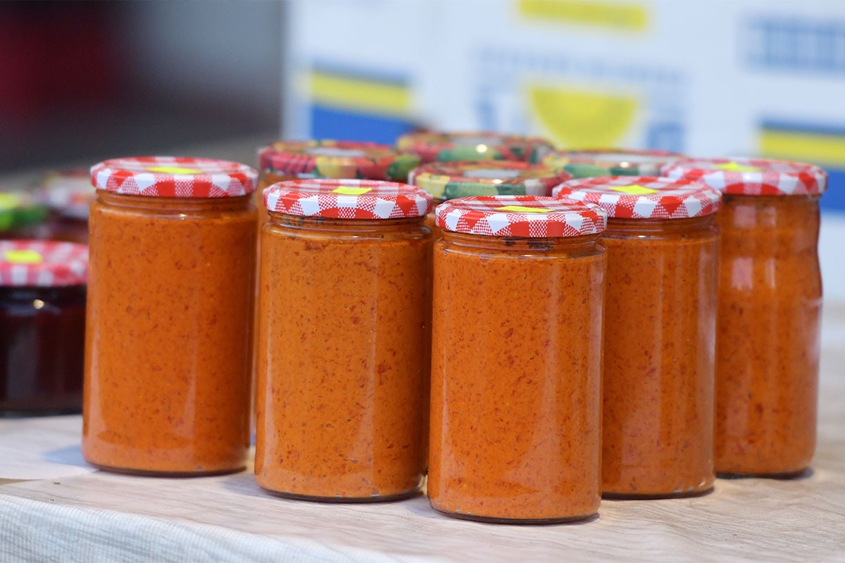 Da li je bolji ajvar od barenih ili pečenih paprika?