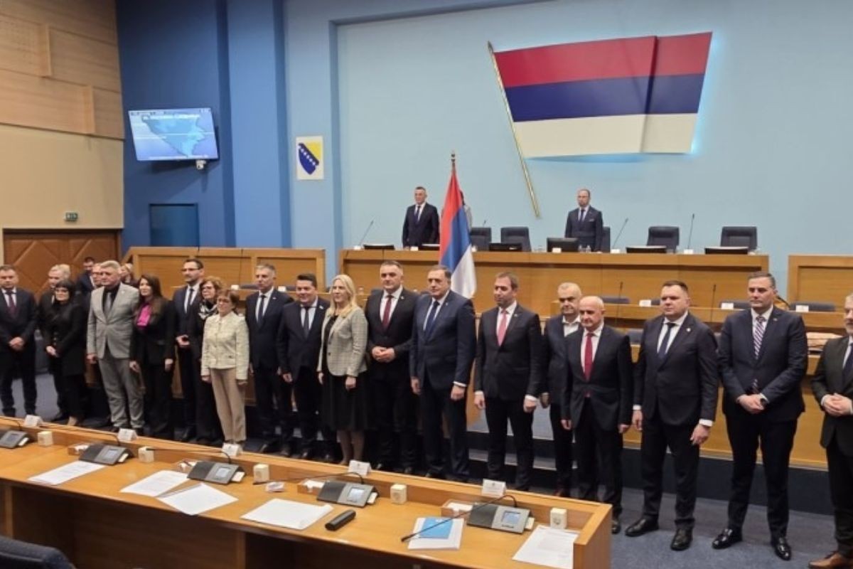 Skoro pola Vlade Srpske u trci za poslaničke klupe