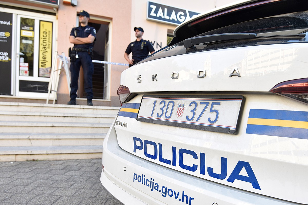 Novi detalji ubistva u Šibeniku: Osumnjičeni drogiran čupao namještaj (FOTO)