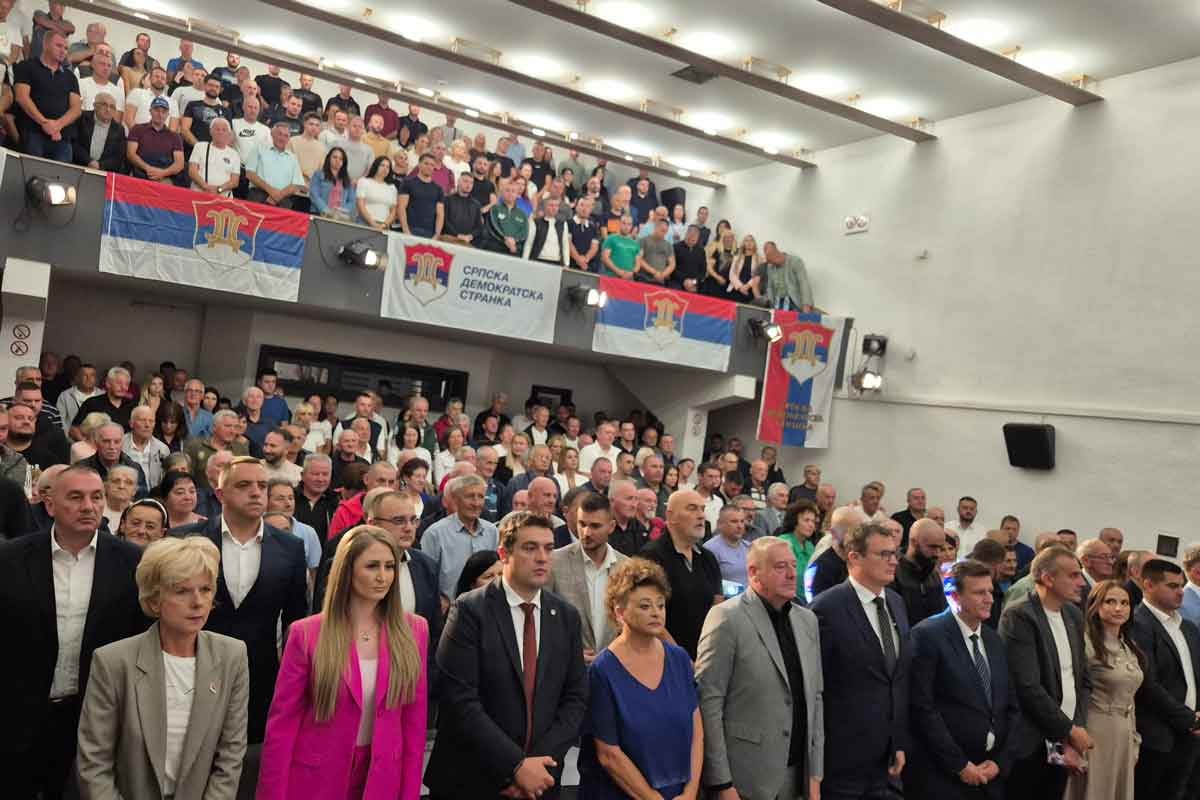 Božović: Očekujem pobjedu kandidata SDS-a
