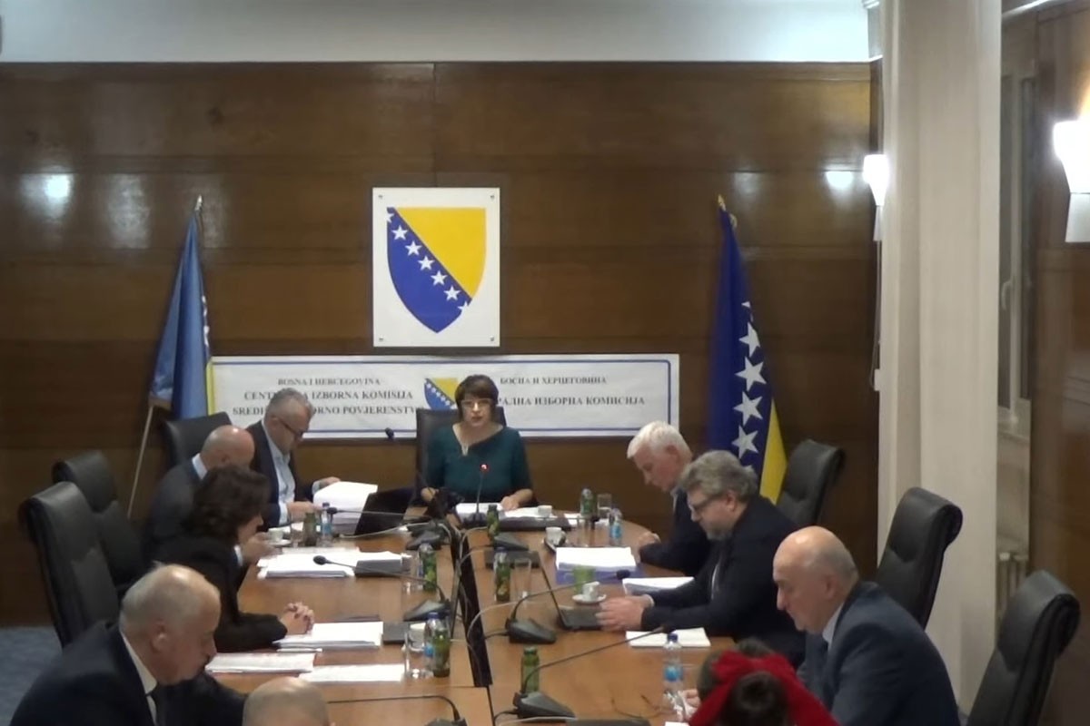 Iz CIK-a priznali: Nedostaje operatera i kasne obuke