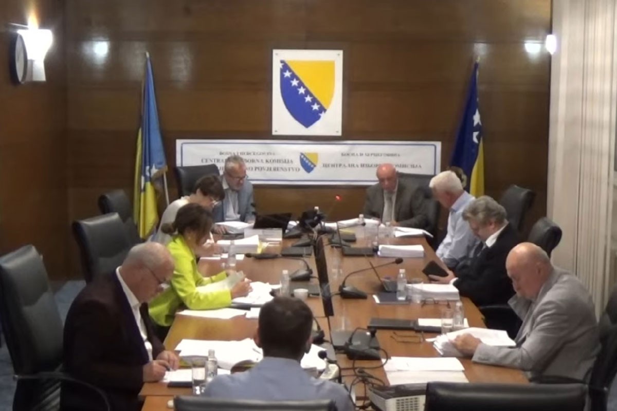 CIK zanemario teren, kasni se i sa implementacijom softvera