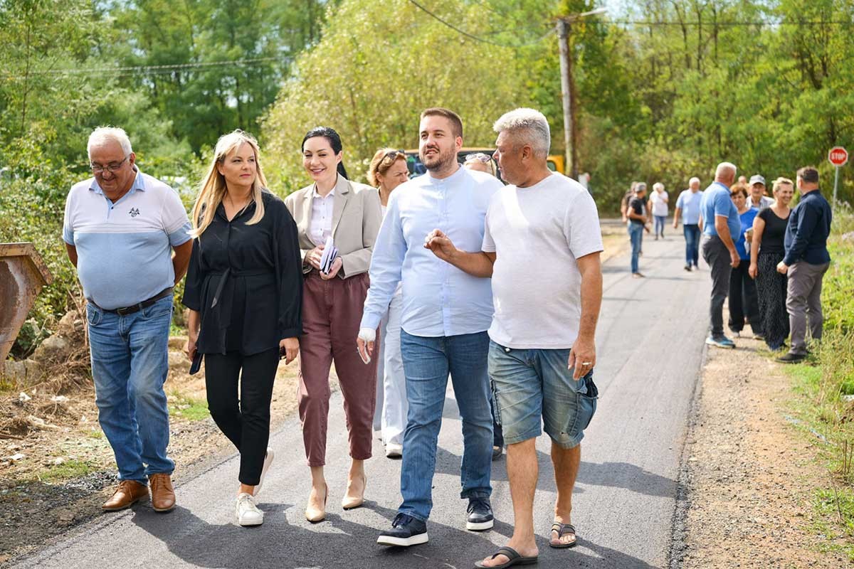 U toku asfaltiranje puta za Kneževiće u Piskavici