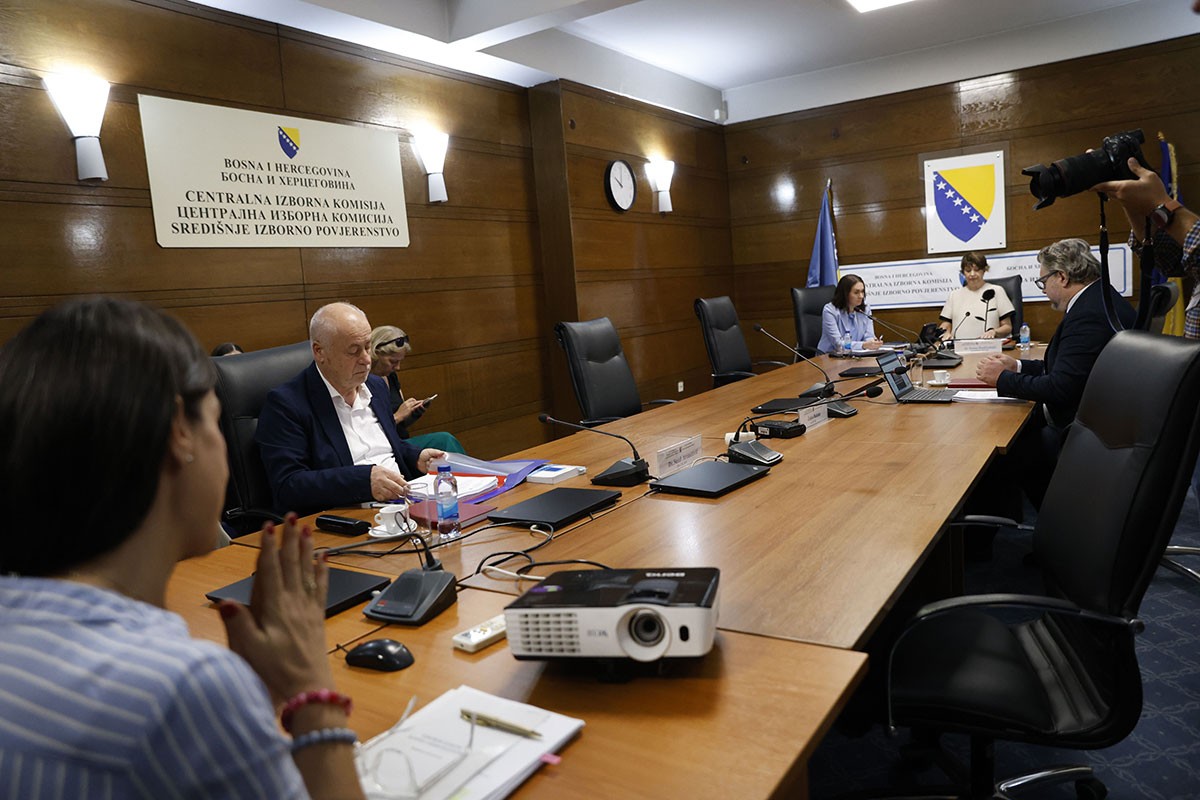 CIK priznao: Nema kadra, kasni se sa softverom i u potpunosti zanemaren teren