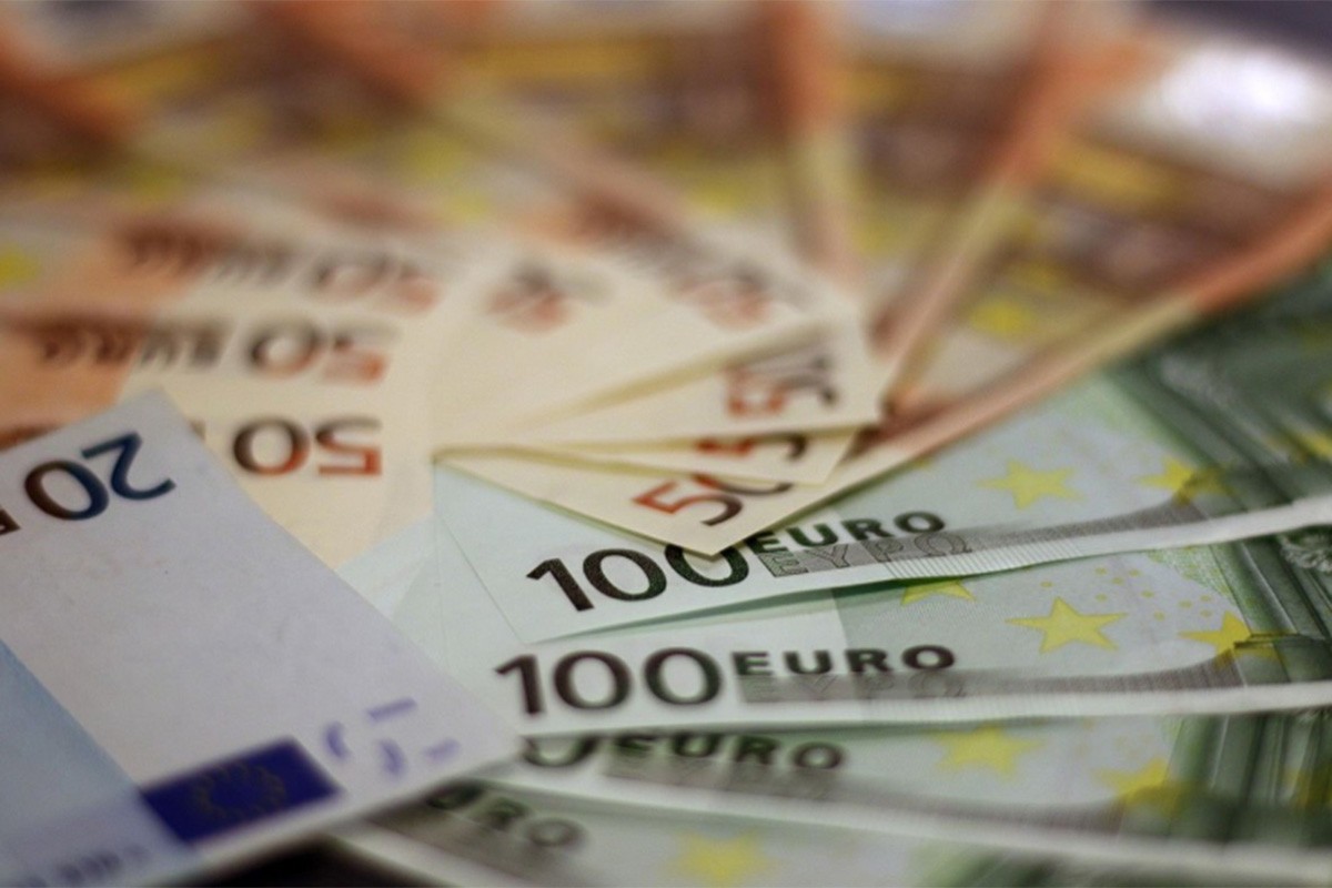 Srbin uhvaćen u švercu u Hrvatskoj: U aparatu za kafu krio 40.000 evra  (FOTO)