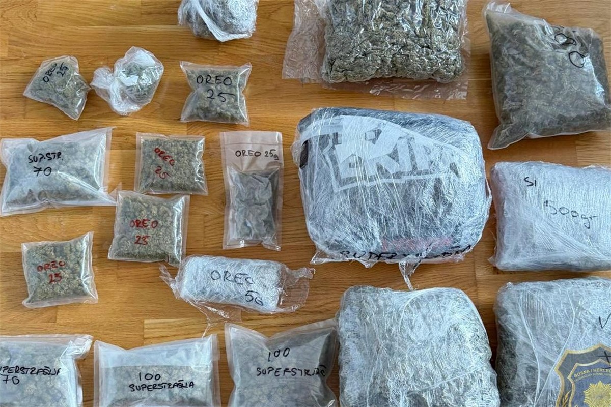 Velika akcija FUP-a: Uhapšene dvije osobe, zaplijenjeno 12 kilograma droge