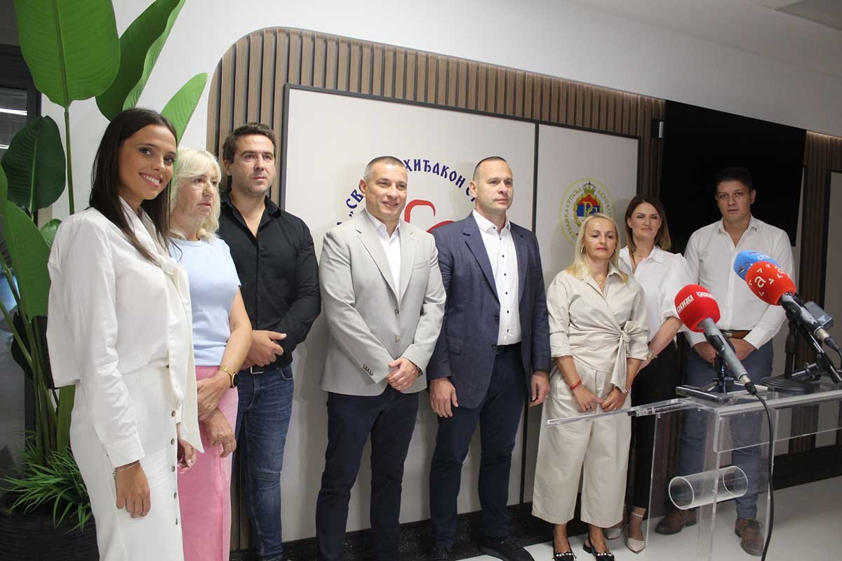 Šobot najavio: Stanovi za mlade ljekare u Banjaluci i Trebinju