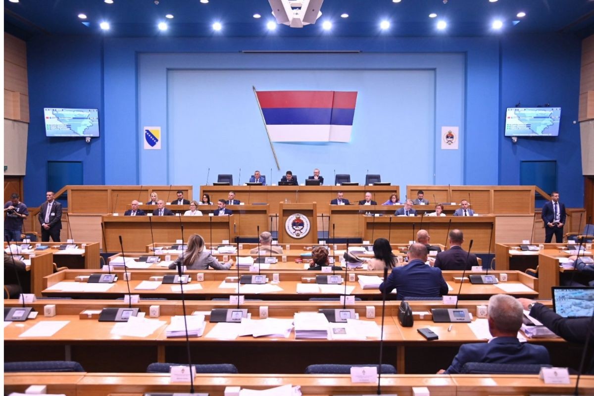 Stranke u Srpskoj sabiraju mandate: Očekivanja veća od 83 poslaničke klupe