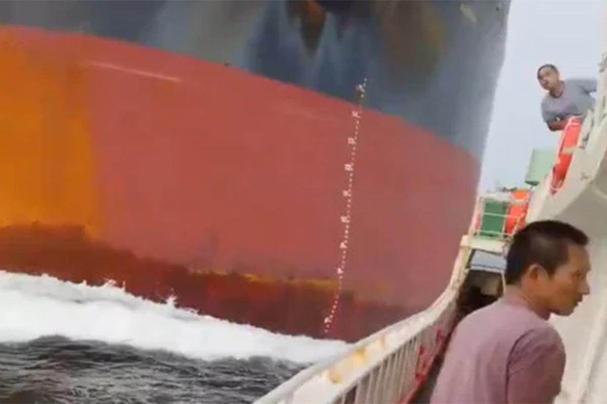 Ribari gledali kako grdosija ide prema njima: Uslijedio je snažan udar (VIDEO)
