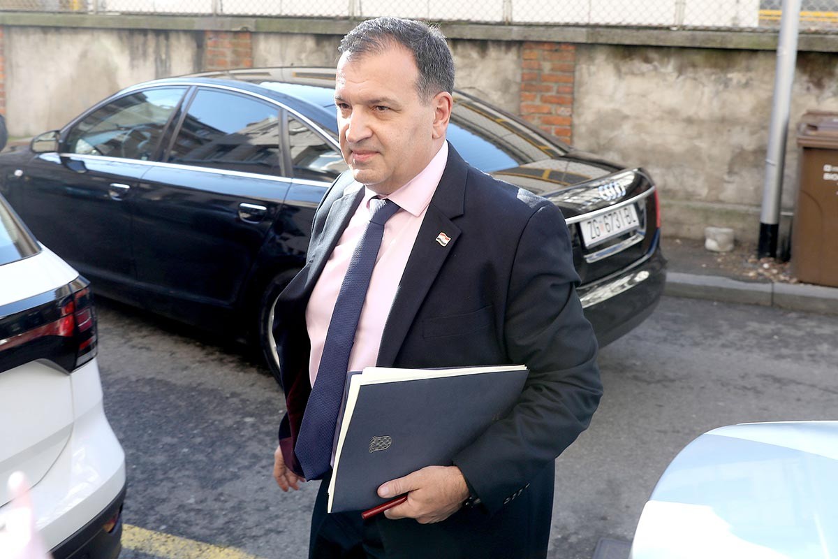 Vili Beroš ide na suđenje: Optužen da je primio 75.000 evra mita