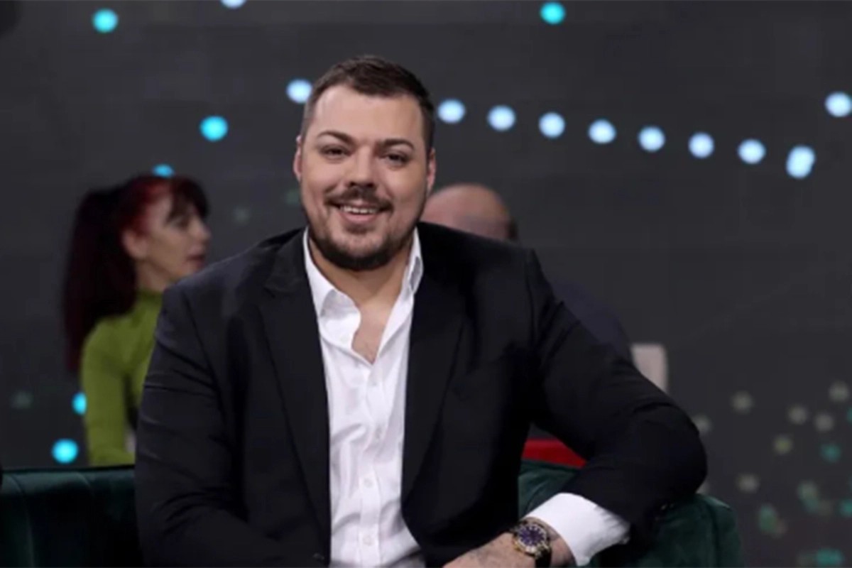 Sloba Vasić u mantiji pod Ostrogom: "Da li se zamonašio"?