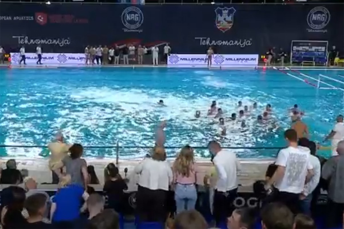 Sijevale pesnice: Haos na derbiju Partizana i Novog Beograda (VIDEO)